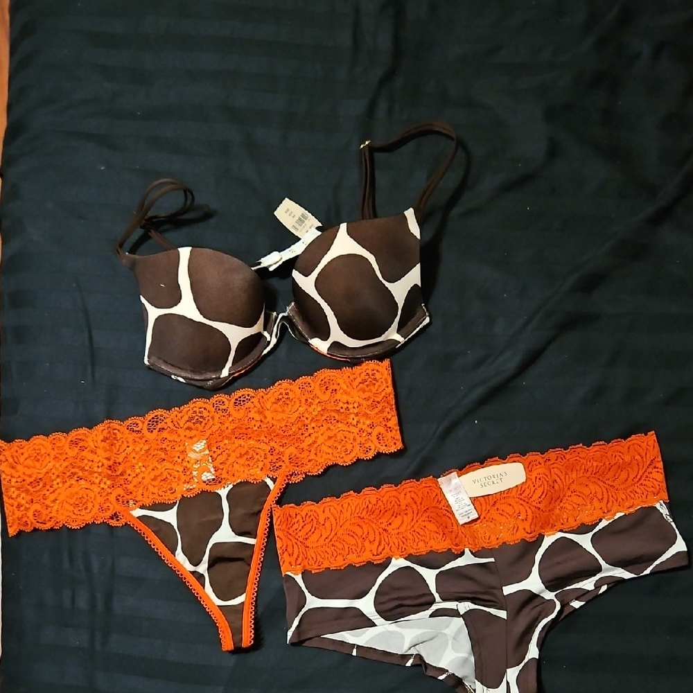 Victoria's Secret Brown and Orange Girafge Bra And Panty 3 Peice Set